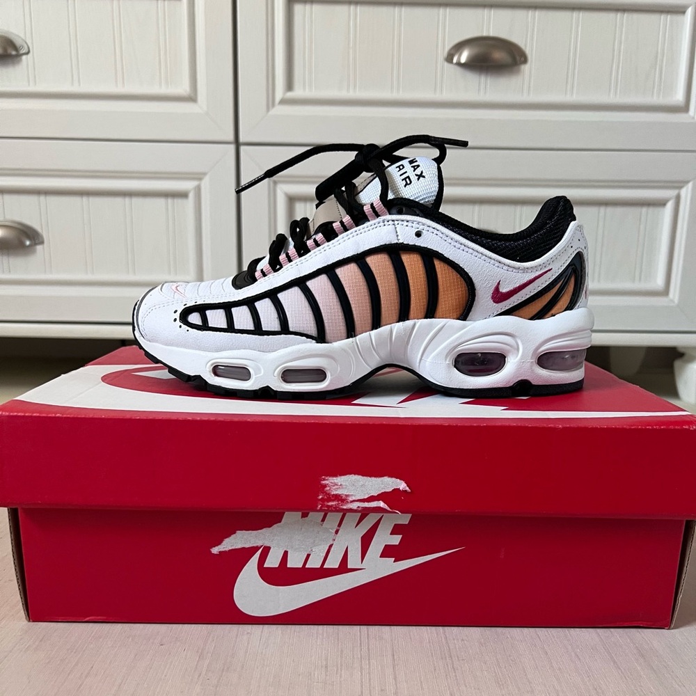 Nike Air Max Tailwind 4